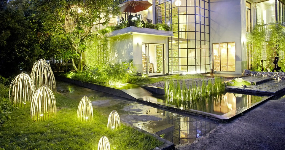 Best Outdoor Lighting Fixtures for Architectural Features