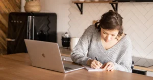 How to Write Compelling Blog Posts That Keep Readers Coming Back?